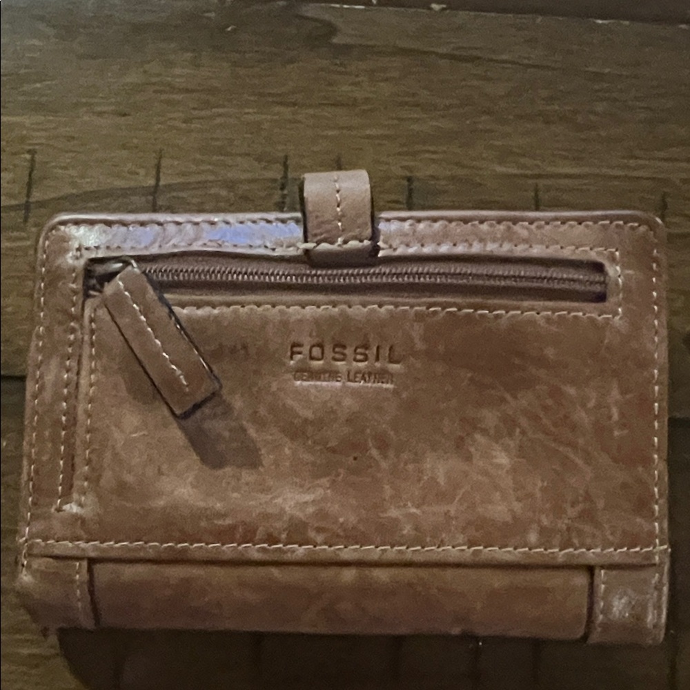 Fossil Women's Leather Brown Wallet